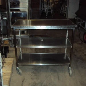 Rullebord med 3 hylder